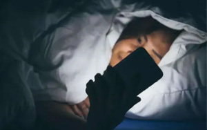 到底幾點睡覺算熬夜？補覺能補回來嗎？Nature & Cell子刊為您解答