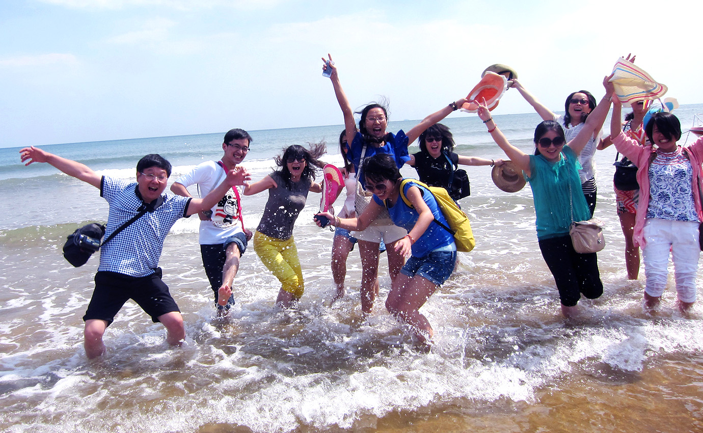 海風(fēng)撲面，心隨浪涌